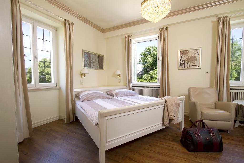 Gaestehaus Hebinger Am Schlosspark Deidesheim Extérieur photo