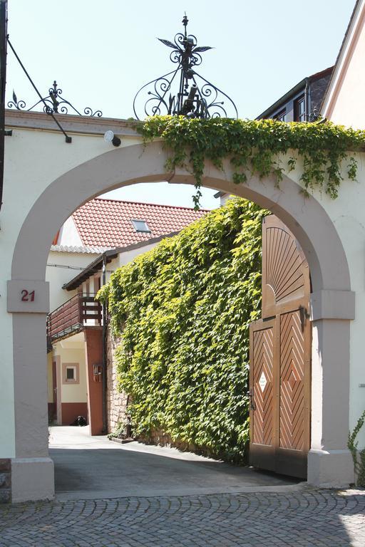 Gaestehaus Hebinger Am Schlosspark Deidesheim Extérieur photo